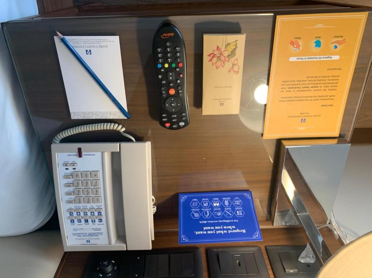 ホテル ジェイピー バサント コンチネンタル ニューデリー エクステリア 写真 A telephone in a hotel room