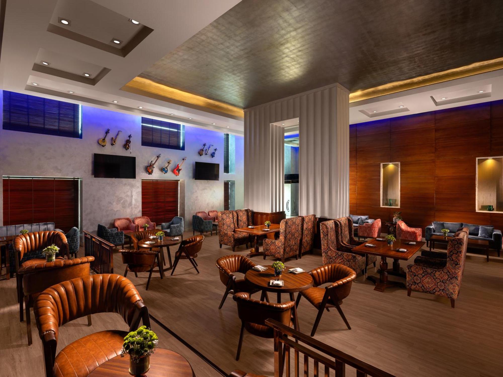 ホテル ジェイピー バサント コンチネンタル ニューデリー エクステリア 写真 The Lounge at the InterContinental Mumbai